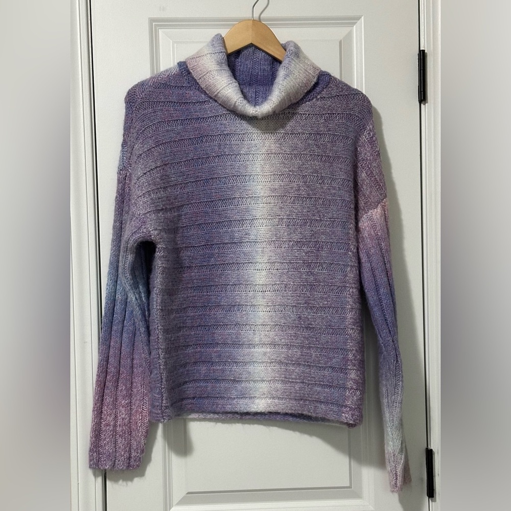 OLIVA SKY TURTLENECK WOMENS PULLOVER SWEATER